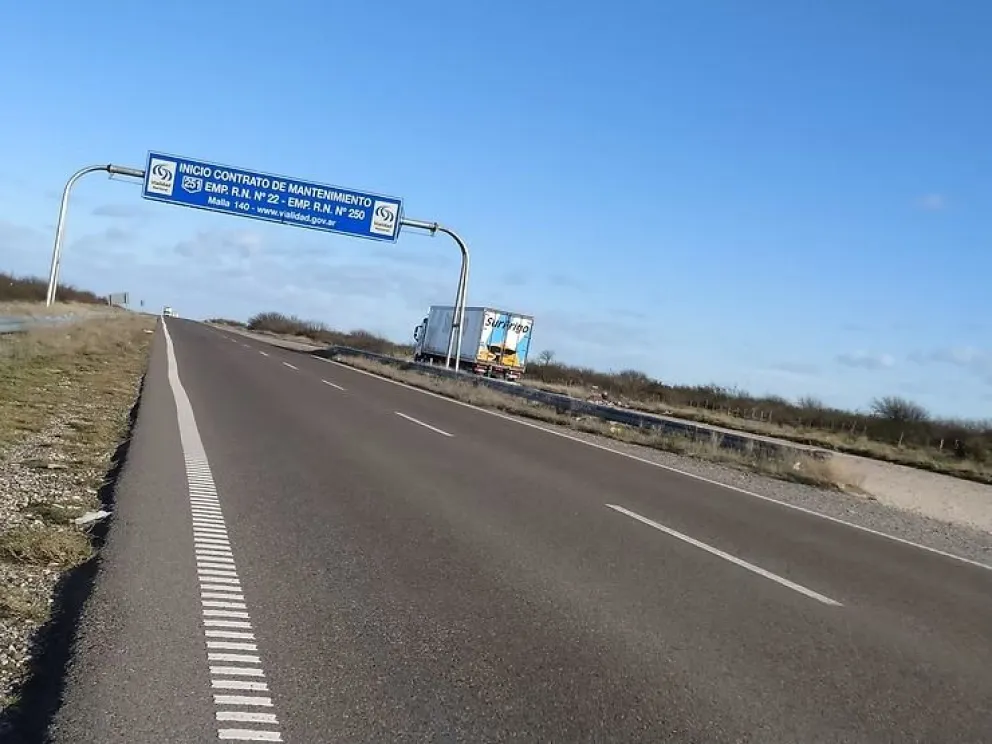 El hecho no dejó heridos y solo se registraron daños materiales en el vehículo.