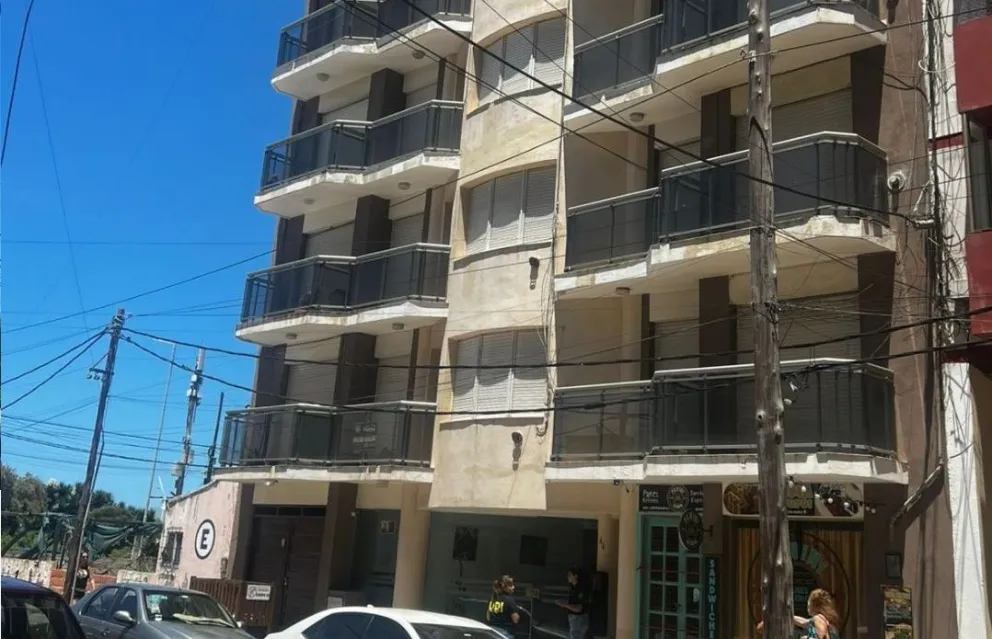 Edificio donde ocurrió la tragedia. Foto FM La Marea. 