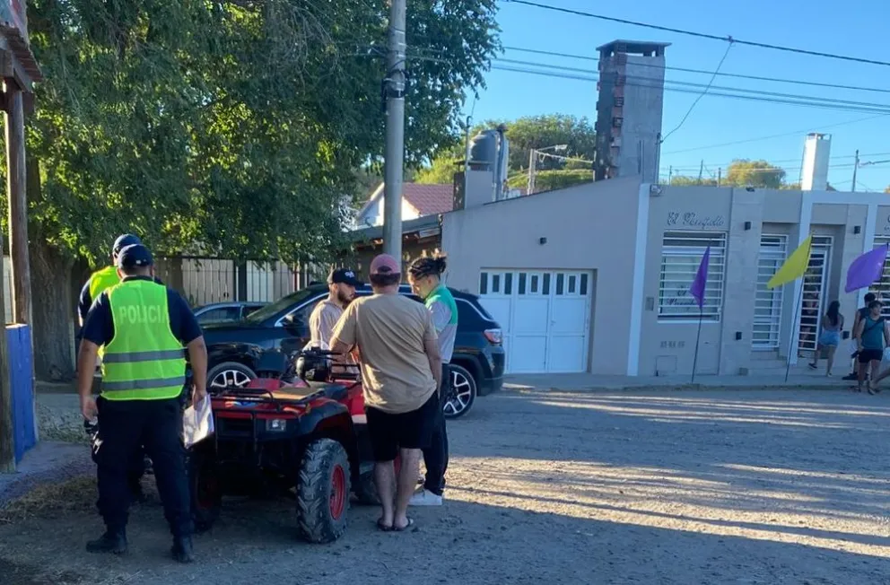 Operativo espontáneo frente a la plaza Balda, en la villa marítima. Foto gentileza.