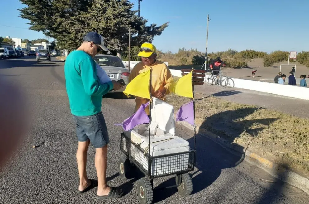 Los tradicionales carritos de churros en la costanera de la villa. Foto NoticiasNet.