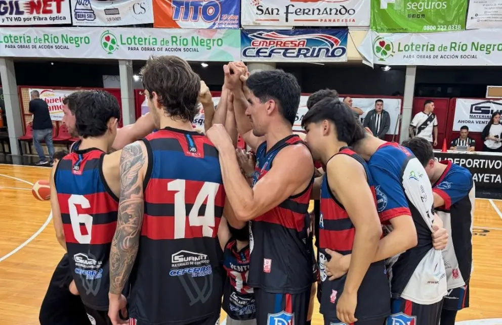 Plantel completo para el elenco capitalino. Foto archivo.