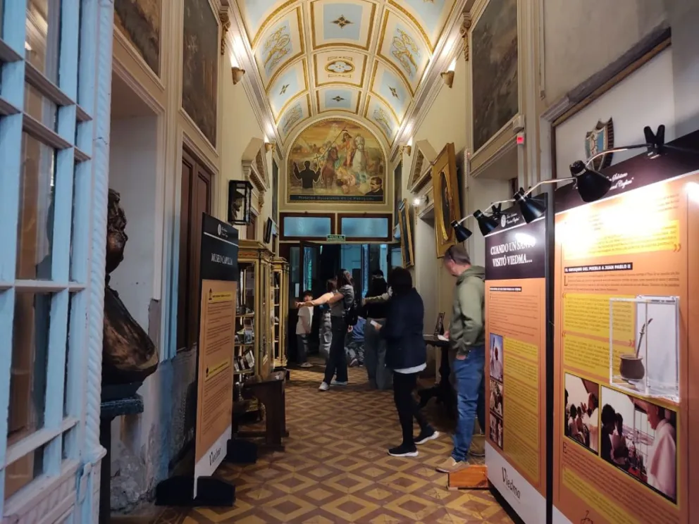 Presencia de público local, regional, nacional e internacional.