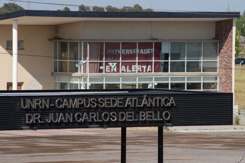 Habrá problemas con las becas en esa casa de estudios superiores. Foto archivo.
