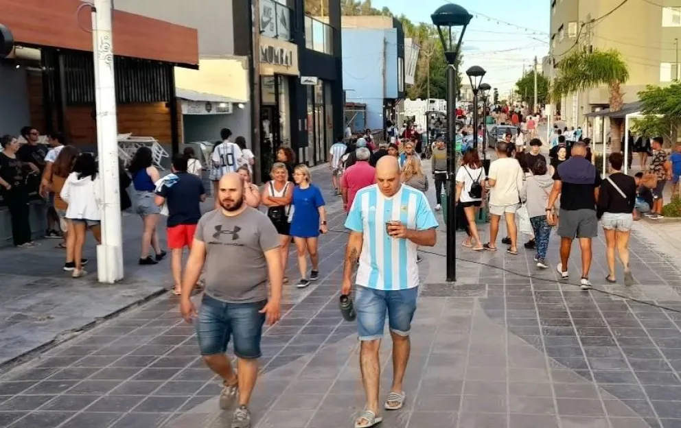 Mucha peatonal y cierta retracción en los gastos. Foto Carlos Aguilar/ Informativo Hoy.