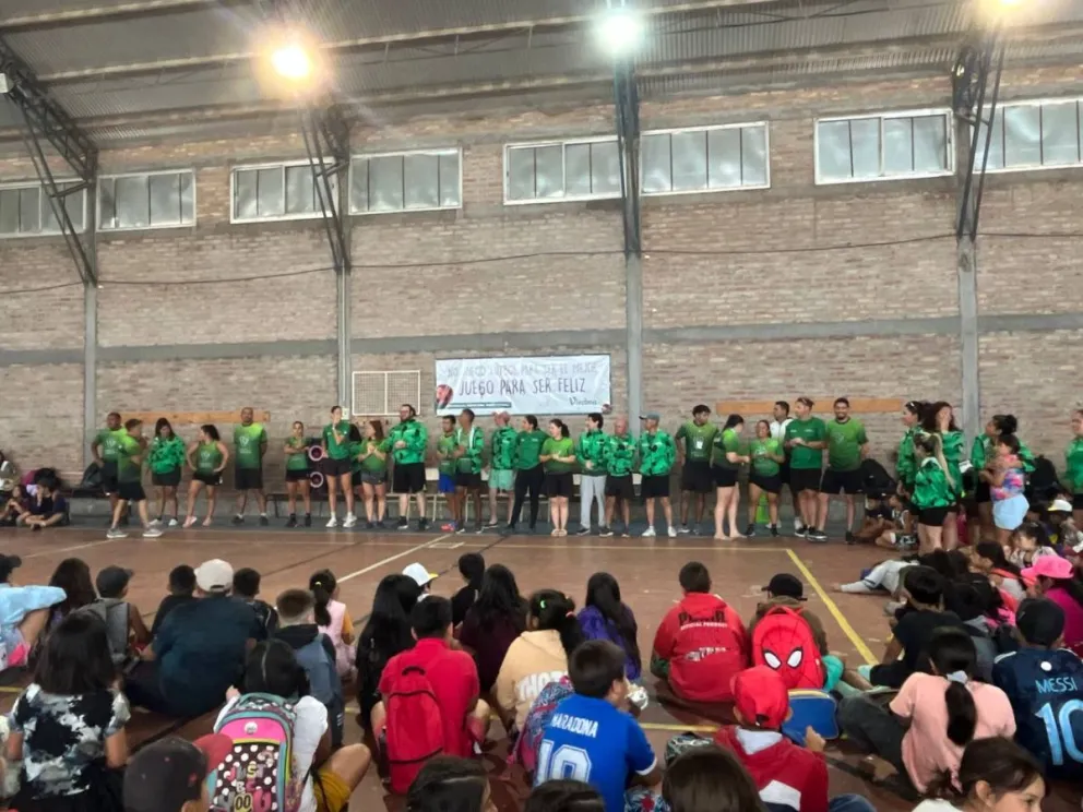 Las actividades de la colonia se llevarán a cabo los días lunes, miércoles y viernes. Fotos: Municipalidad de Viedma 