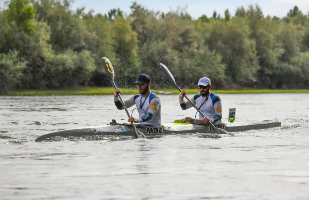 La competencia tomó un giro inesperado. Foto: Regata Internacional del Río Negro.