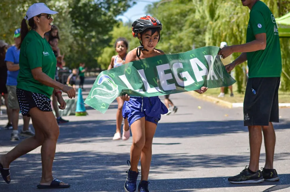 Fiesta en el río. FOTOS: Emanuel Mirenghi para NoticiasNet.