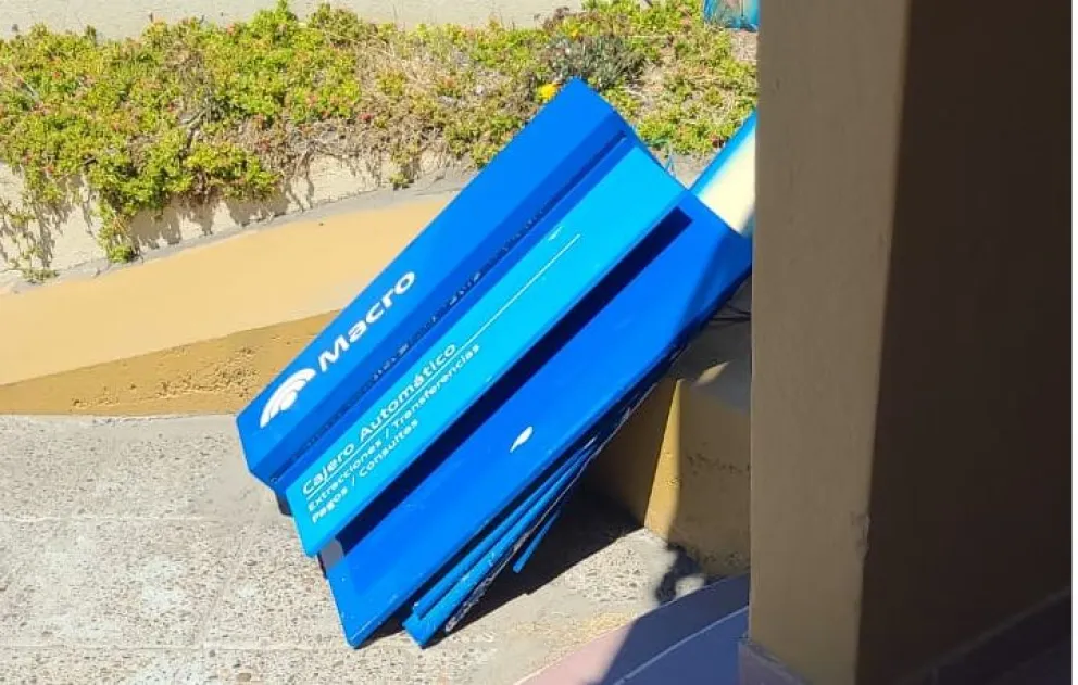 Parte de la estructura que ya fue retirada. Foto gentileza.