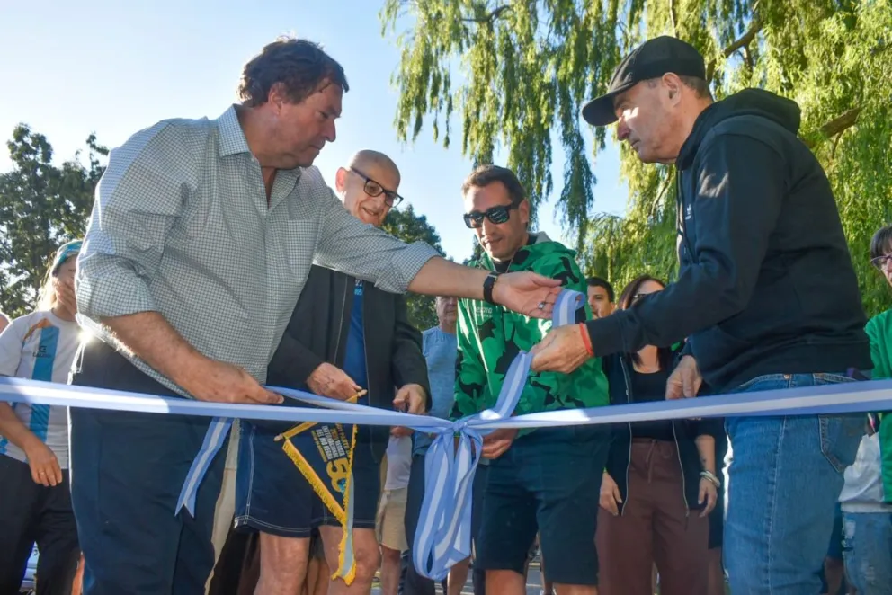 El gobernador y el vicegobernador de Río Negro inauguraron el paseo.  Foto Vanesa Schwemmler para NoticiasNet.