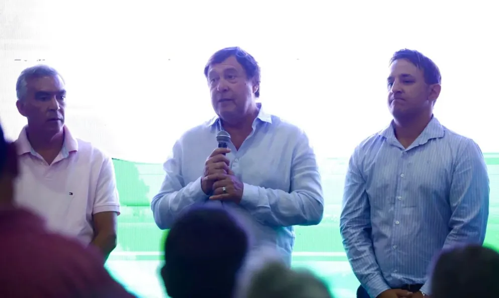 La obra tendrá un impacto fundamental en términos sociales y económicos, se destacó en el acto que presidió el gobernador. Foto Gobierno de Río Negro.