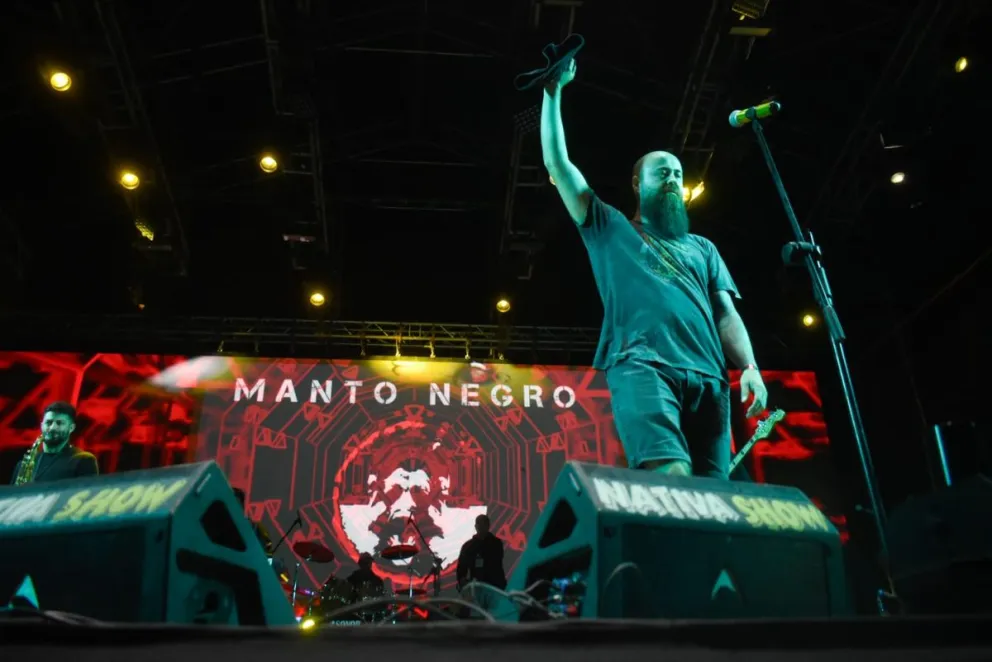 La banda se presentó el último fin de semana en la Fiesta Nacional del Río - foto Vanesa Schwemmler.