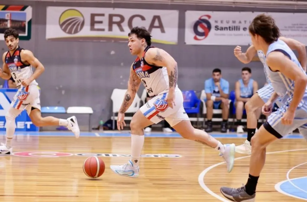 El catamarqueño Luciano Cáceres estuvo intratable desde la línea de tres puntos. Foto gentileza.