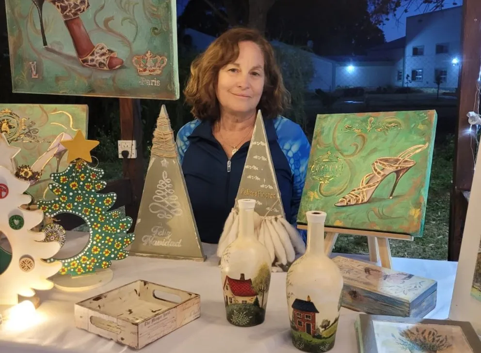 María Marta Zapata con su stand en una de las ferias realizadas en Viedma. 
