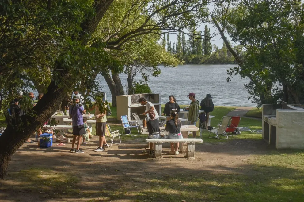 Con casi 2.000 socios, una amplia oferta de servicios y un plan de forestación con especies nativas. Fotos Vanesa Schwemmler.