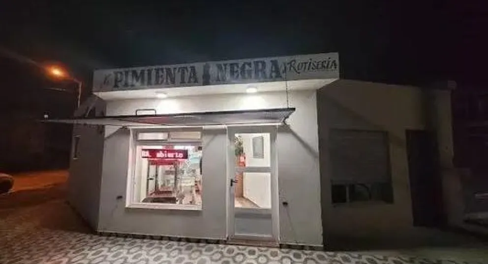 Desde la rotisería de "Pimienta Negra" pidieron que se denuncie a los estafadores en forma online y ante la Fiscalía. 