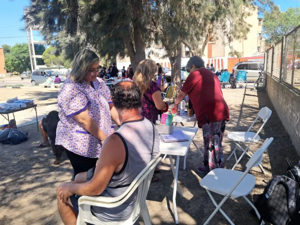 Los agentes sanitarios del hospital Zatti intensificaron durante el verano las acciones de prevención.