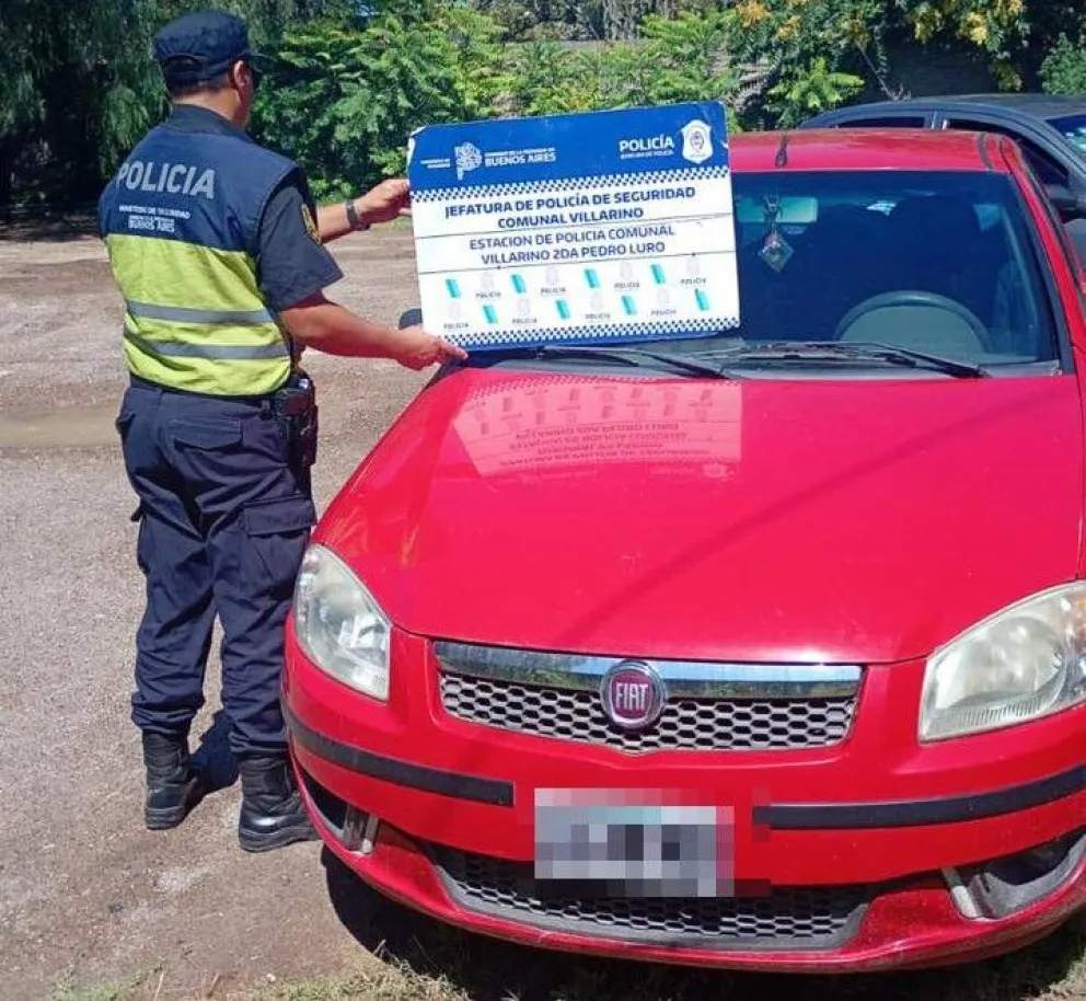 En Pedro Luro se procedió al secuestro de un vehículo Fiat Siena color rojo.