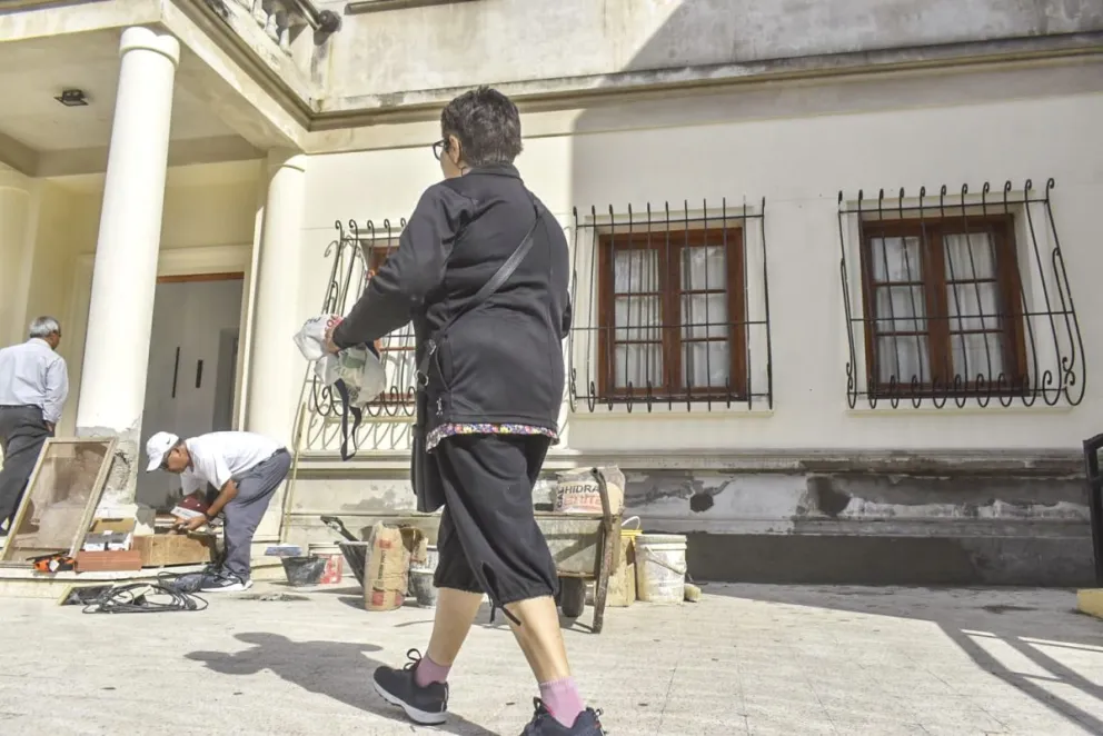 El cura llamó a cuidar el edificio y evitar daños con grafitis o patinetas. Foto archivo.