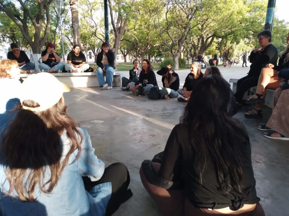 El encuentro se llevó a cabo esta tarde en plaza San Martin. 
