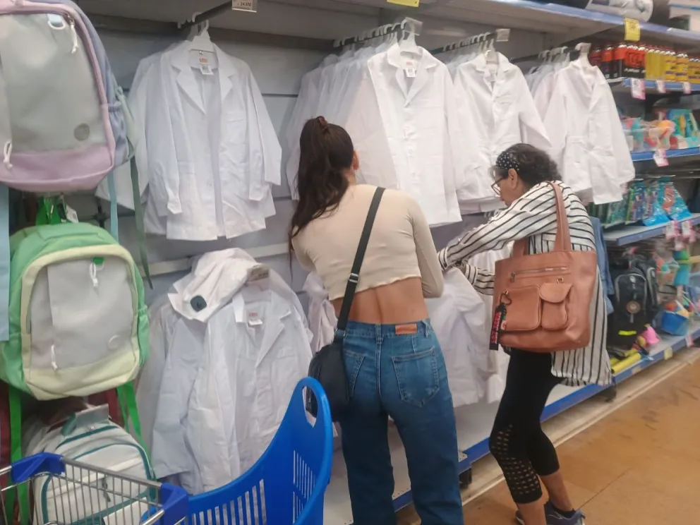 La oferta y promoción es lo más buscado por las familias numerosas. Fotos: Vanesa Schwemmler.