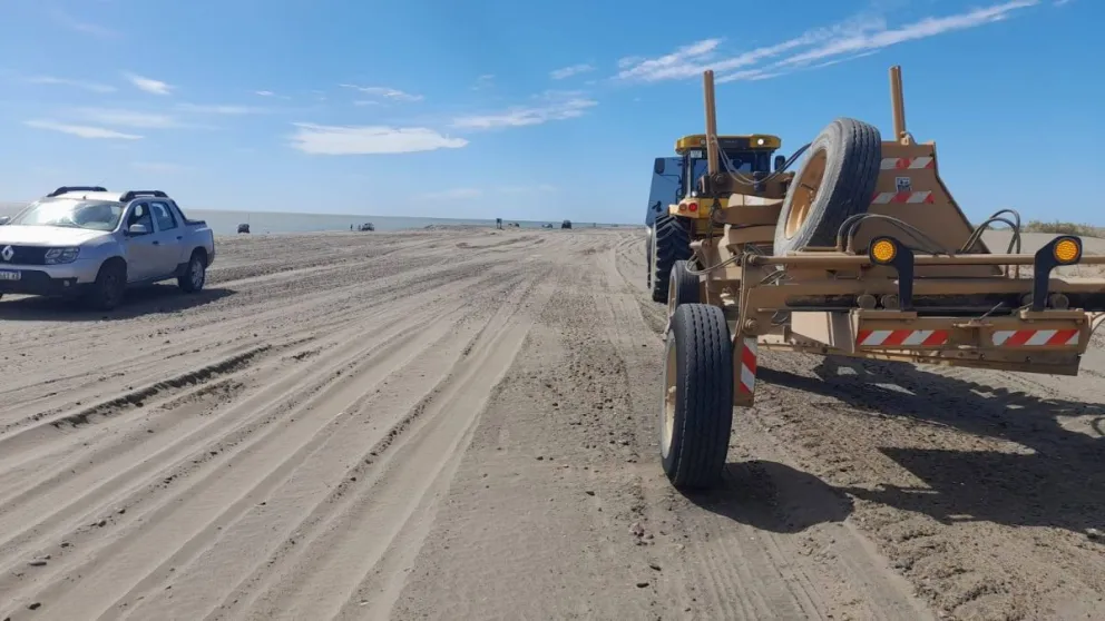 Las labores apuntan a facilitar el ingreso de vehículos. Fotos: Municipalidad de Patagones. 