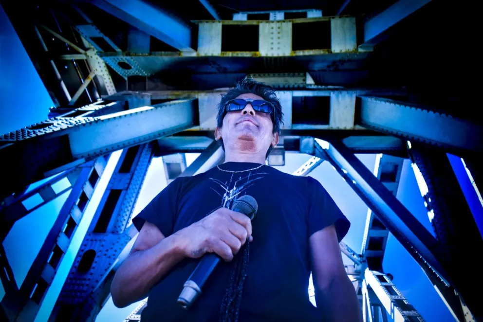 Black en el emblemático puente ferrocarretero. Fotos  Vanesa Schwemmler.