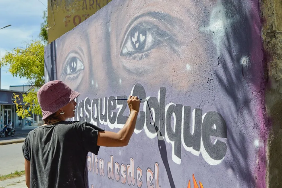 Un mural colectivo para recordar a Silvia Vasquez Colque. Fotos Emanuel Mirenghi para NoticiasNet. 