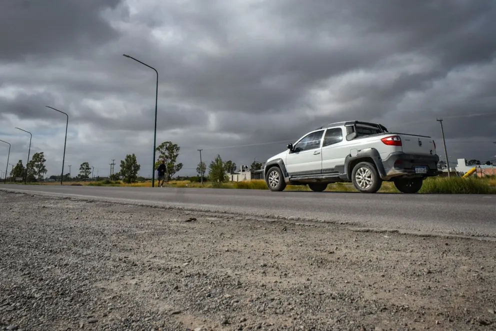 Marzo vendrá con un nuevo semáforo en Viedma. Fotos Vanesa Schwemmler para NoticiasNet. 