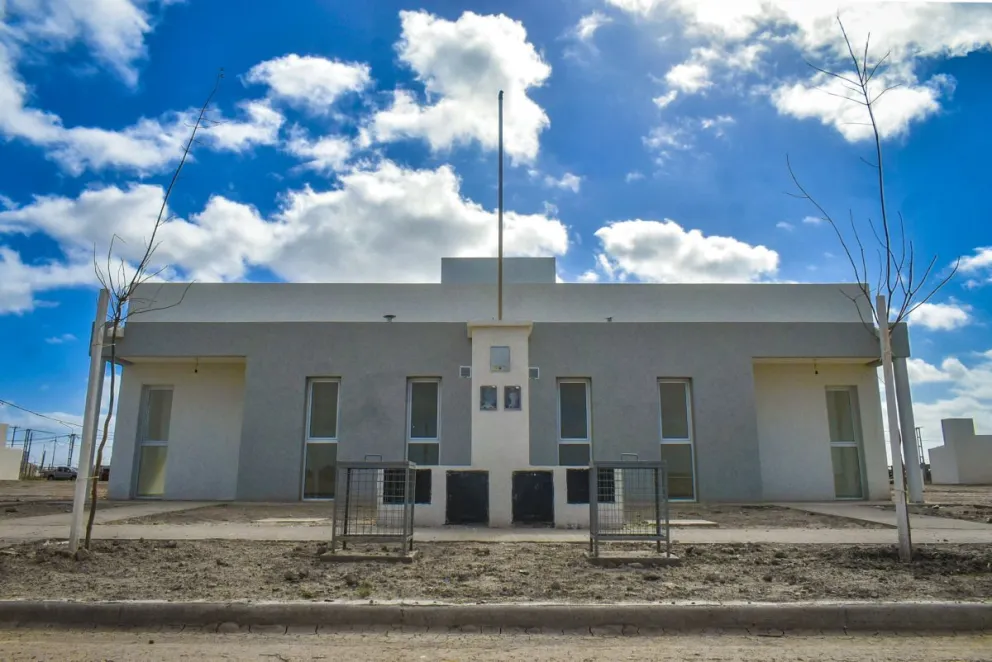 El frente de las viviendas que se construyen por pedido del IPPV. Fotos: Vanesa Schwemmler