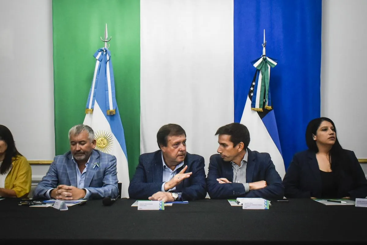 Comenzó la reunión del gobernador de Río Negro con los intendentes por la coparticipación