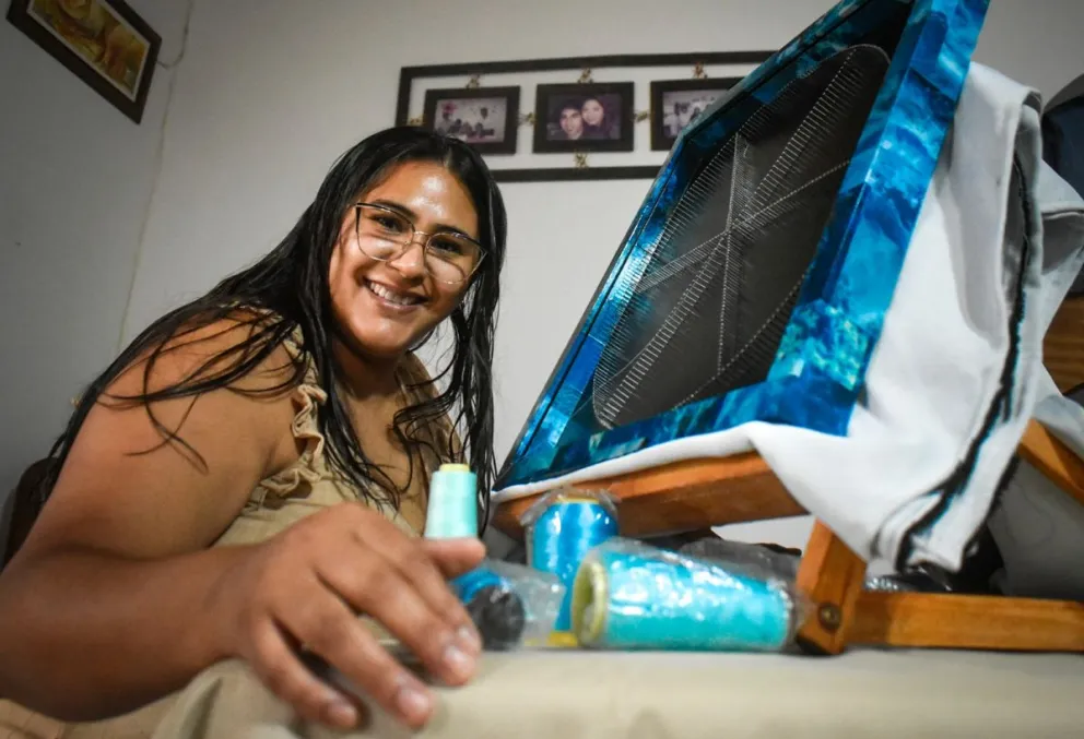 Marianela Zelada, se convirtió en una experta de la técnica de Hilorama. Fotos: Vanesa Schwemmler para NoticiasNet.