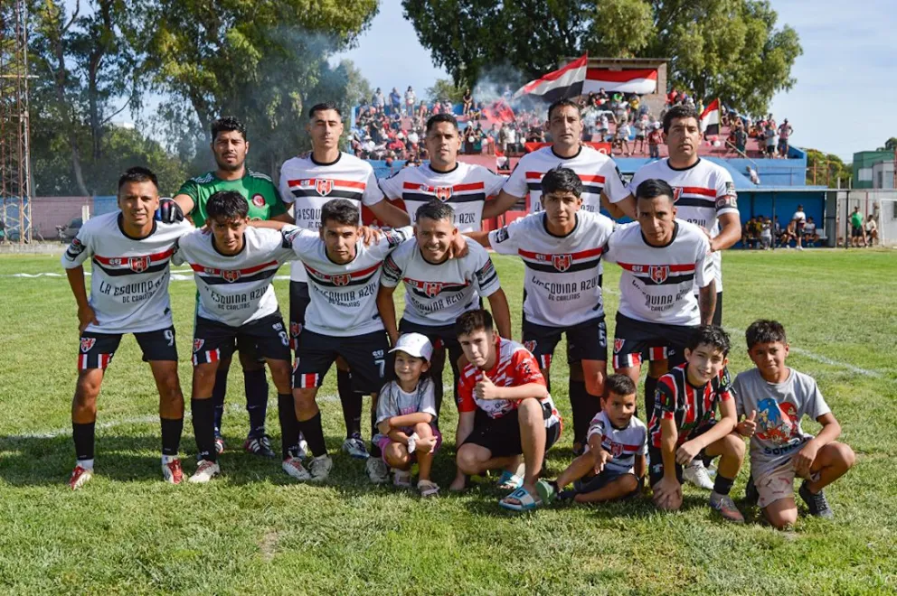 Fiesta tricolor en el fútbol barrial. Fotos: Emanuel Mirenghi para NoticiasNet.
