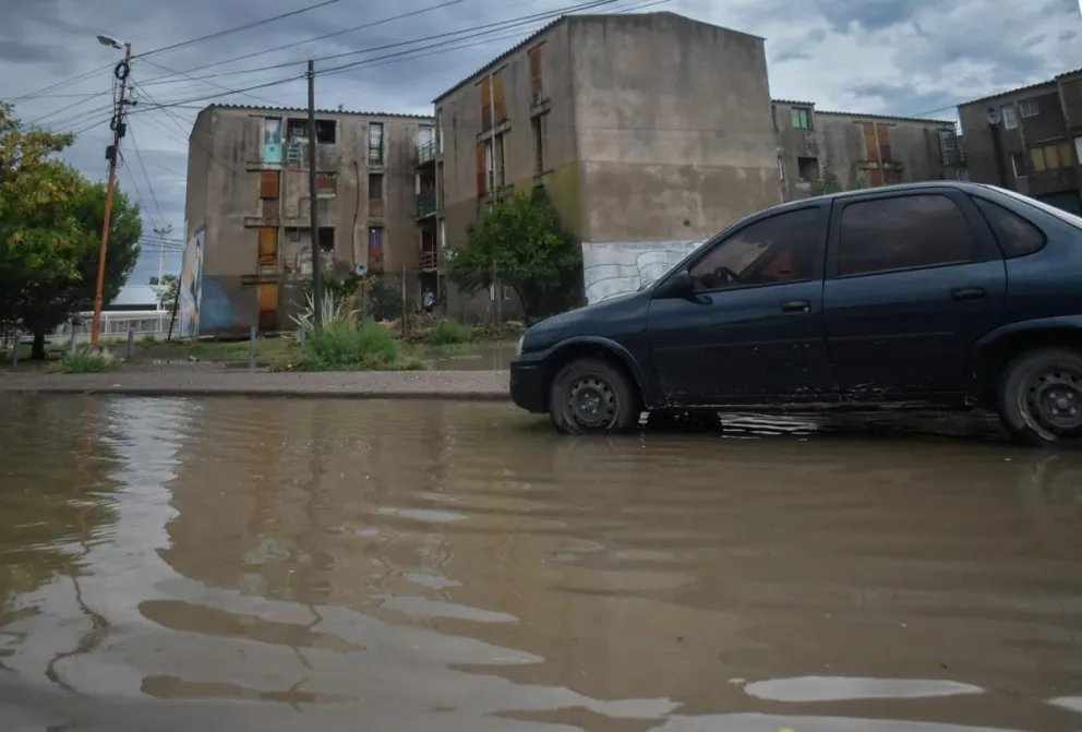 Las calles de los barrios quedaron intransitables. Foto: Vanesa Schwemmler para NoticiasNet. 