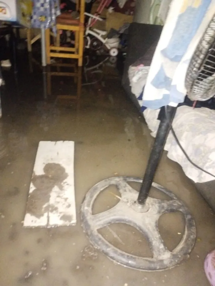 Aseguran que el canal está obstruido y que pidieron ayuda, pero no hubo respuesta. Foto: vecinos