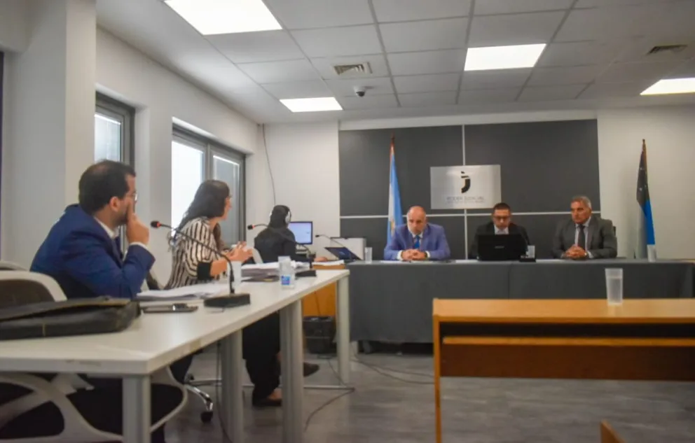 Audiencia frustrada por la ausencia del imputado. Fotos NoticiasNet. 