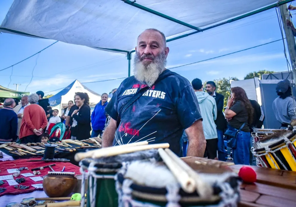 El luthier de la Comarca que transforma la madera en una forma de vida - fotos: Vanesa Schwemmler.