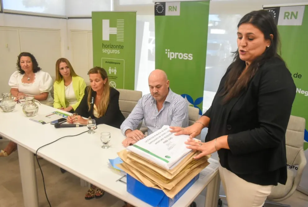 La apertura de sobres se dio en la sede de la obra social rionegrina. Foto: Vanesa Schwemmler 