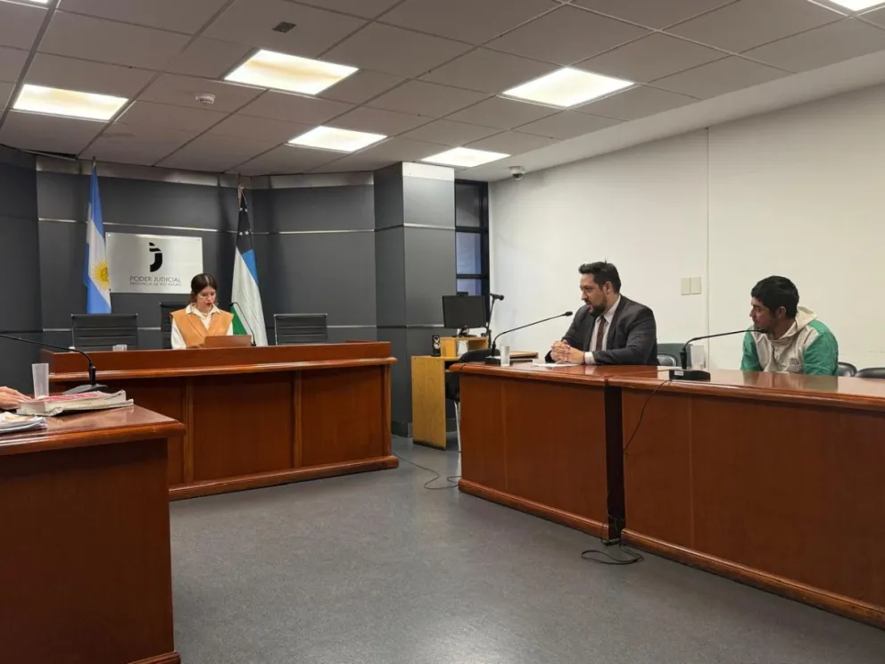 Audiencia donde se trató el compromiso de pago de una probation. Fotos NoticiasNet. 