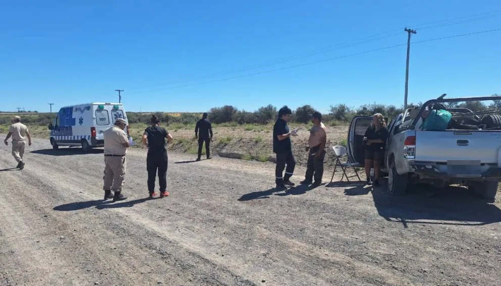 Personal de Prefectura y Salud de Stroder colaboraron con los accidentados. 