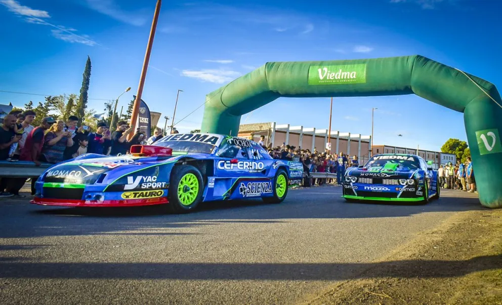 Fiesta total en Viedma para la presentación del Turismo Carretera. Fotos: Vanesa Schwemmler para NoticiasNet. 