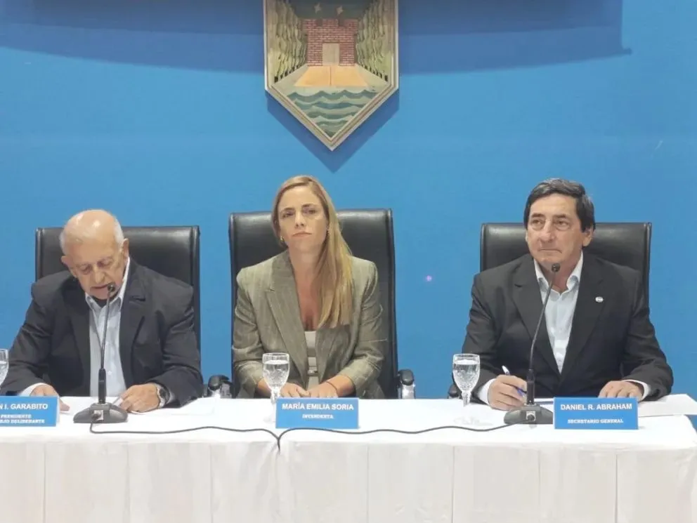 La intendenta María Emilia Soria abrió el 37° período de sesiones del Concejo Deliberante y respaldó el acuerdo provincial por el GNL. Foto: Tania Domenicucci-ANR