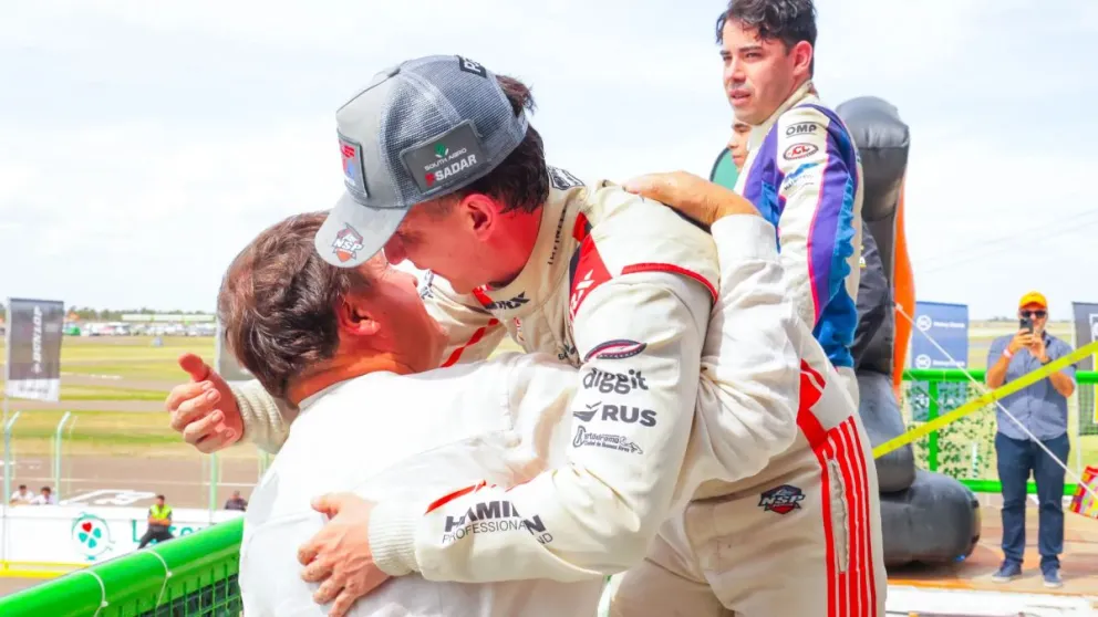 El mandatario provincial acompañó la competencia en Viedma