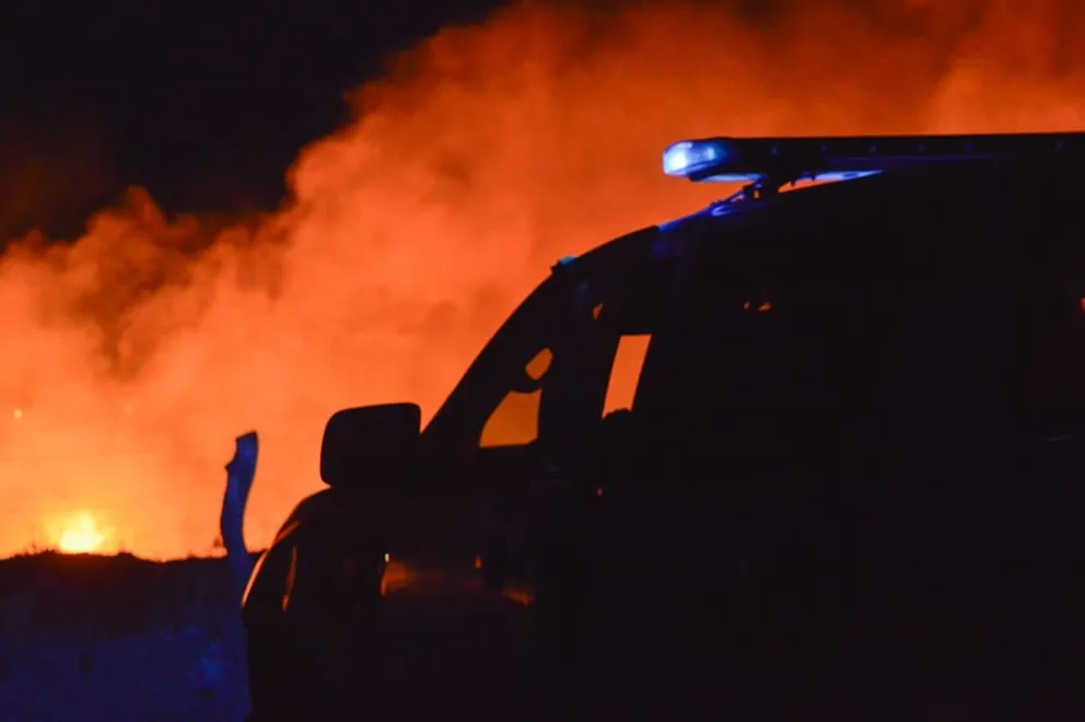 El trabajo fue insesante buscando controlar las llamas. 