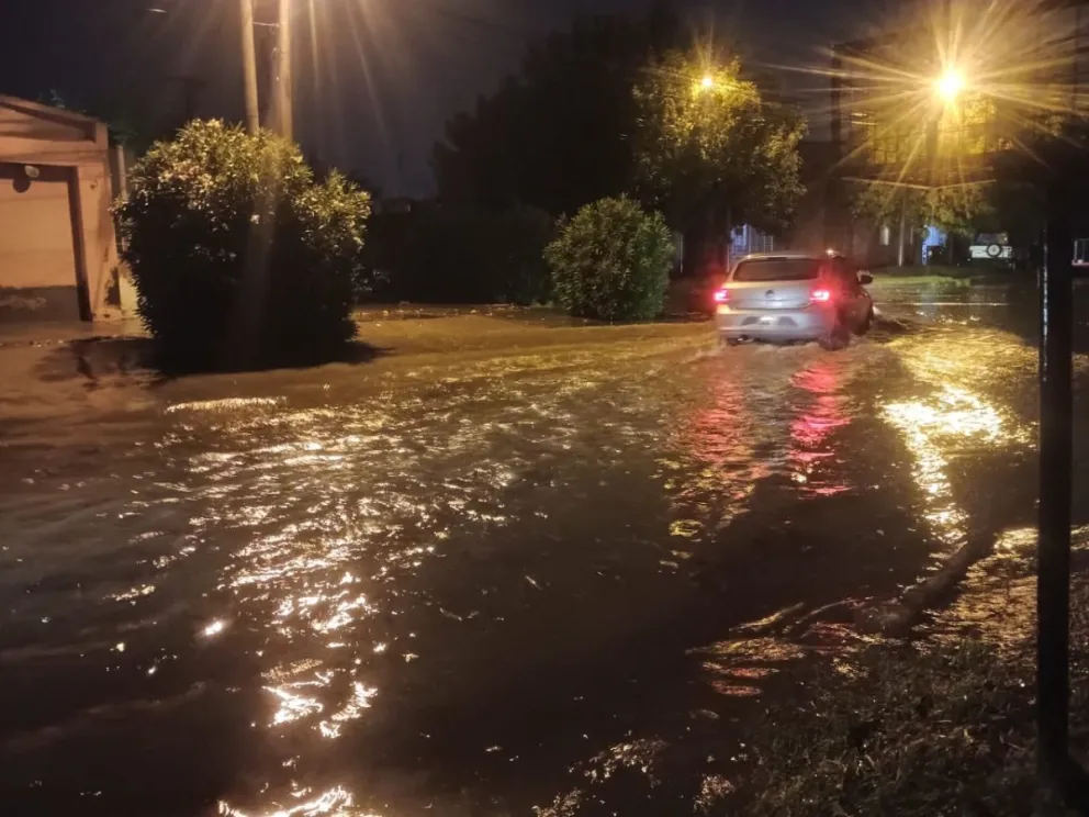 La alerta meteorológica continúa vigente al menos hasta la medianoche. Foto: Vanesa Schwemmler.