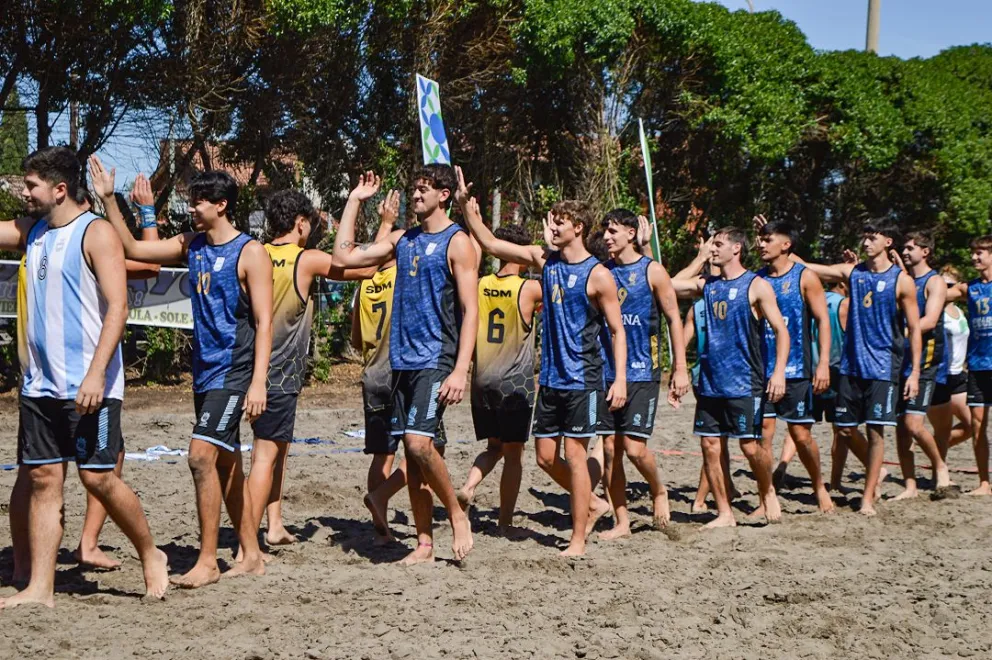 Una fiesta albiceleste en la arena. Fotos: Emanuel Mirenghi para NoticiasNet. 