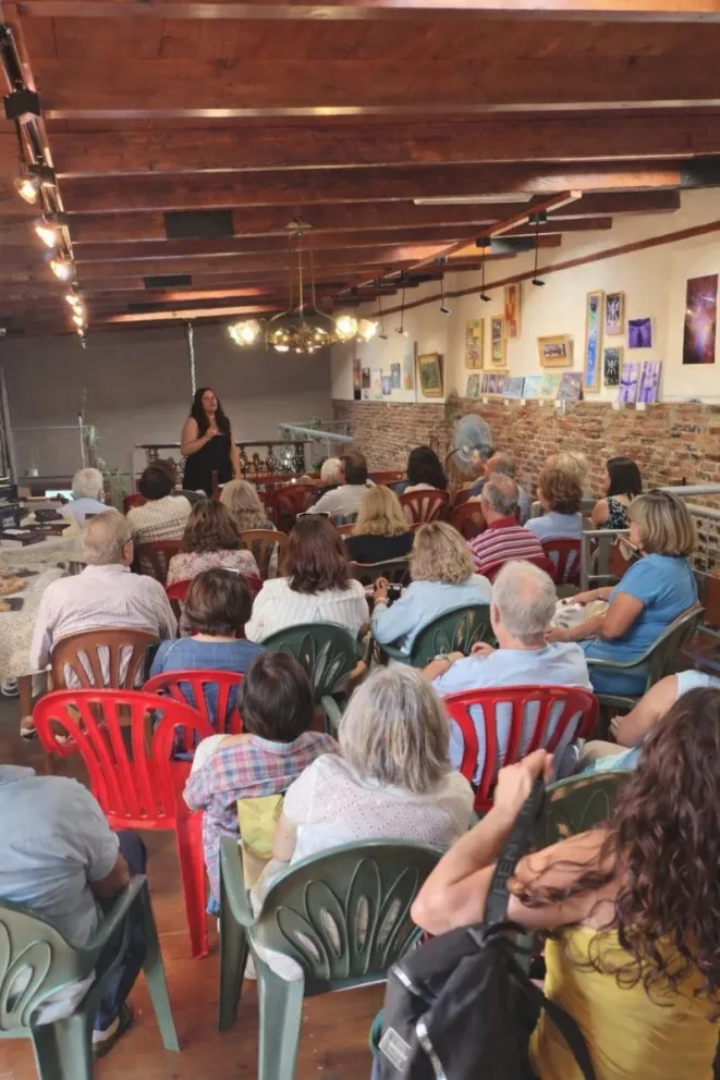 Guadalupe Arias presentó su libro en el librería Don Quijote