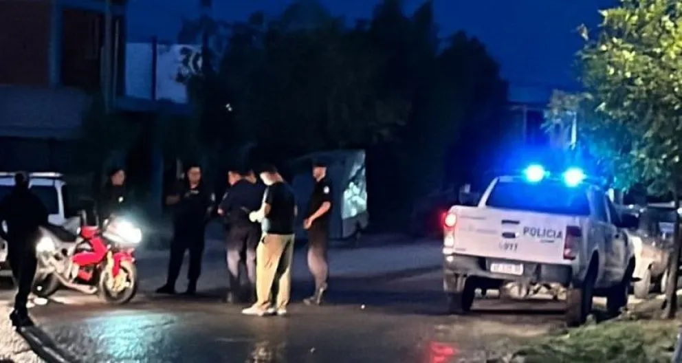 El personal policial trabajó en el lugar. 