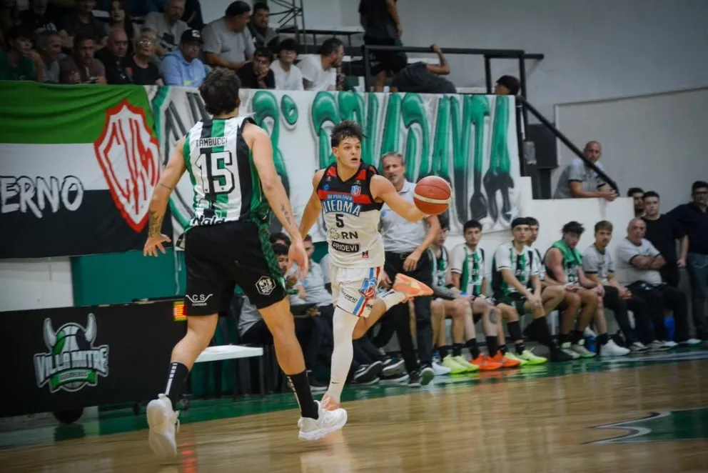 Derrota en un partido ajustado para Viedma. Foto: Prensa Villa Mitre.
