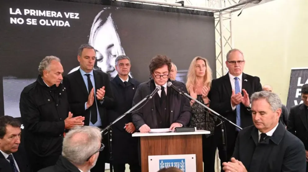 Javier Milei estuvo acompañado por su hermana Karina y por Manuel Adorni.