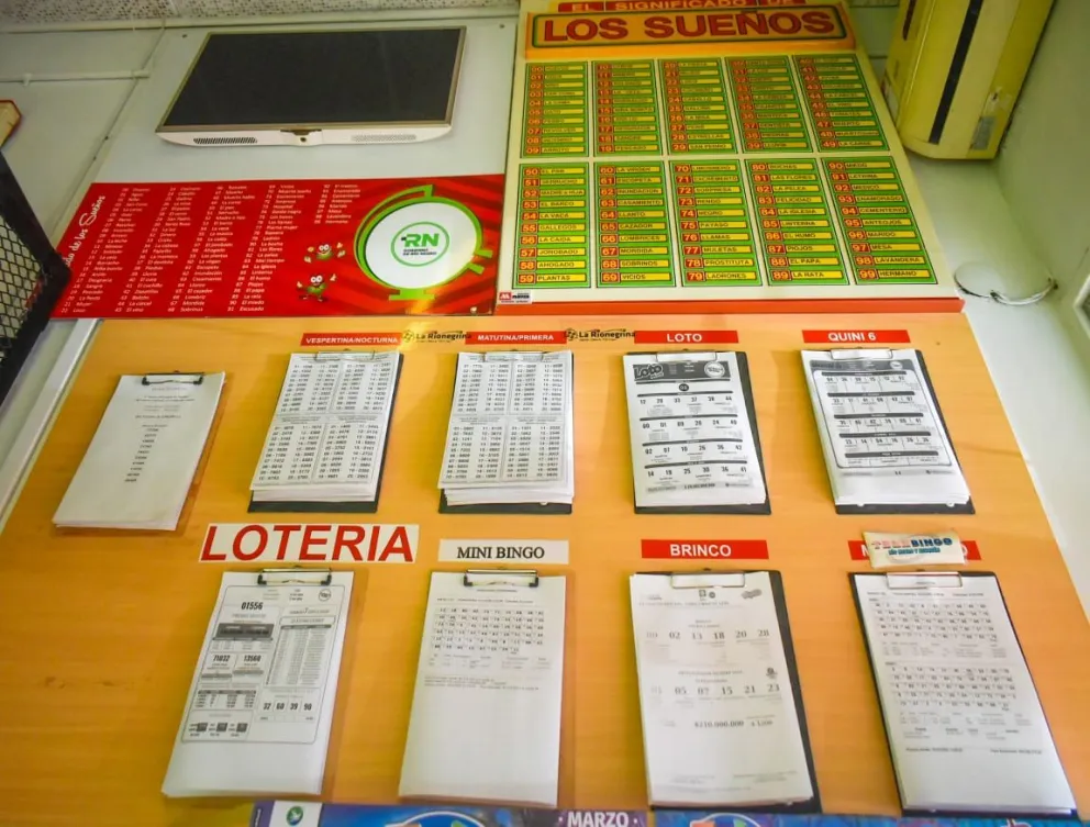 En las agencias de Viedma, los apostadores optan por el Quini y el Loto. Fotos: Vanesa Schwemmler